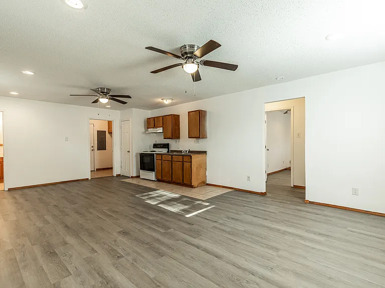 140 County Road 1604 — Photo 12