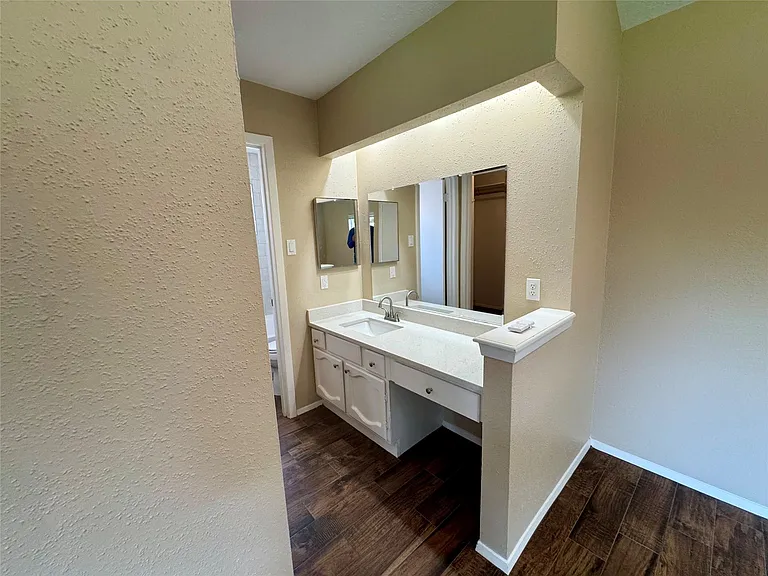 9831 Shell Rock Rd — Photo 21