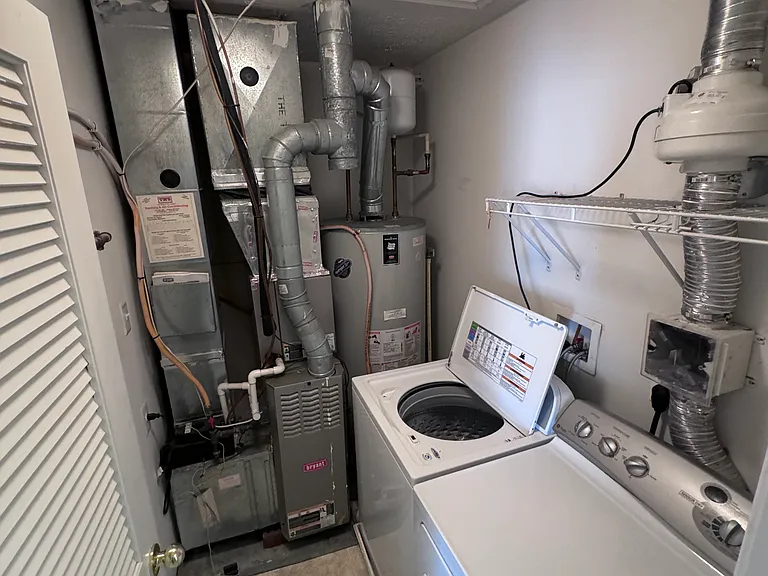 207 Merlin Dr — Photo 3