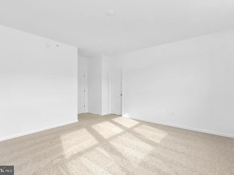 2546 Neabsco Common Pl — Photo 18