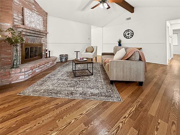 3rd image of 18530 Sweetmeadow Dr