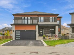 15 Saint Anthony Pl, Hamilton, ON L9C 0E4