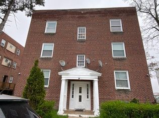 32 Oxford St, Worcester, MA 01609