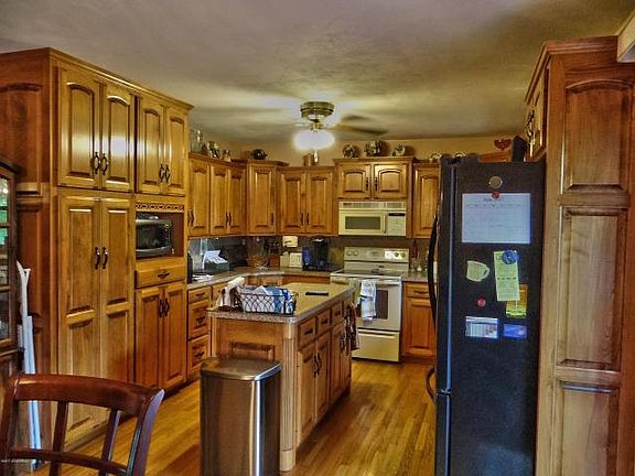 4th image of 313 Woodward Ln