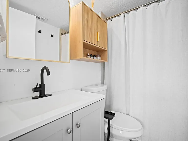 2575 SW 27th Ave #304 — Photo 9