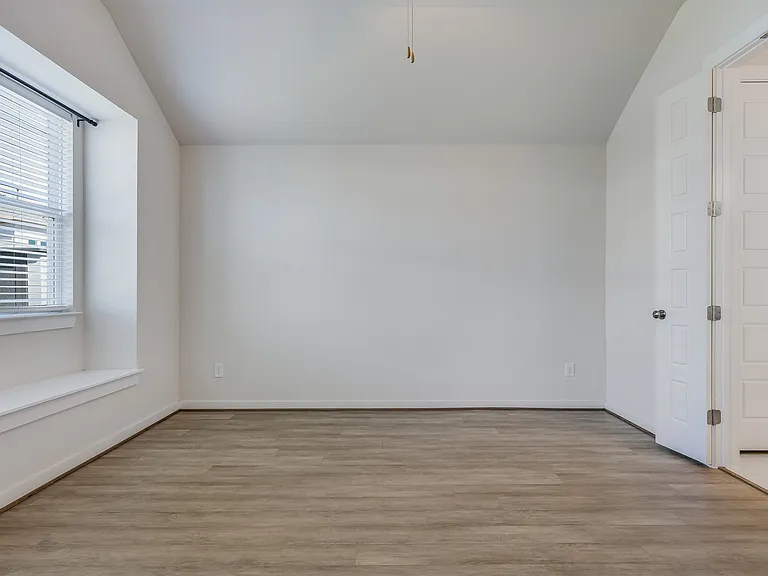 4326 Frankfurt Ln — Photo 24
