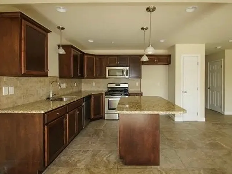 1230 Beaumont Ave — Photo 2
