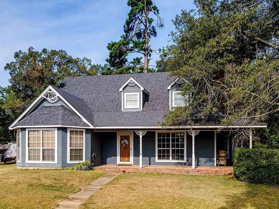 1st image of 309 Lakefront Dr