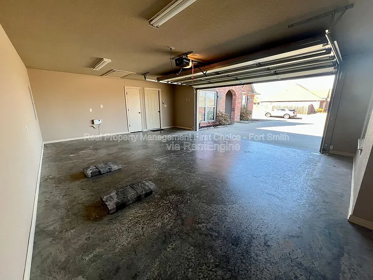 12200 Sycamore St — Photo 32