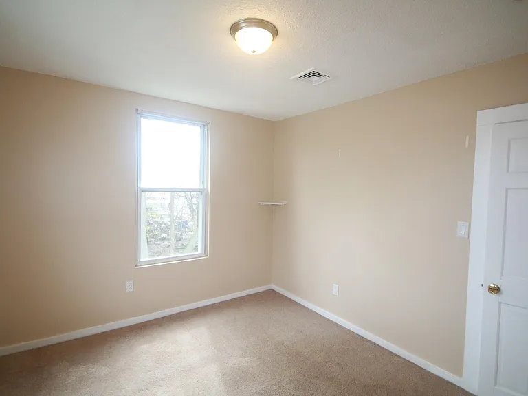 33 Harvard St #3 — Photo 6