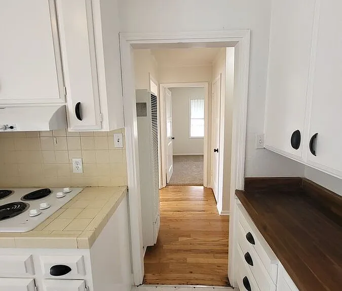 555 W Whittier Ave — Photo 15