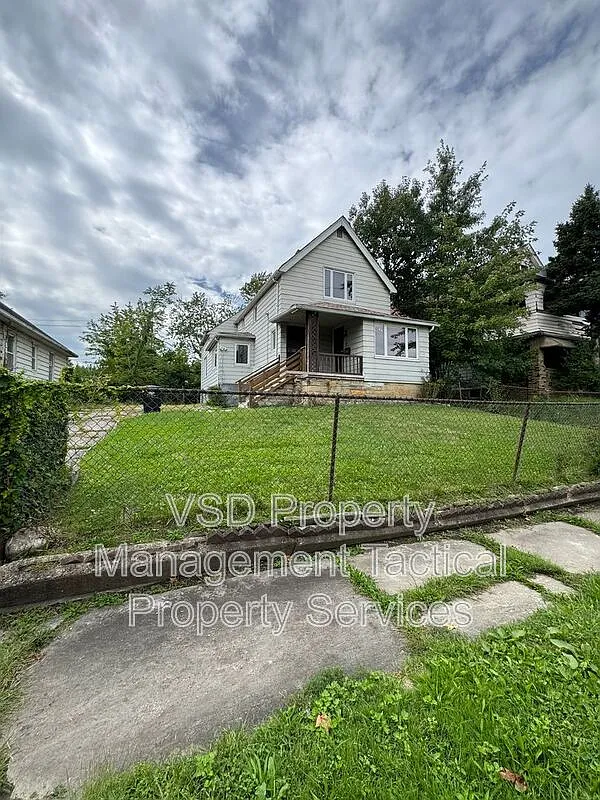 3408 E 140th St — Photo 1