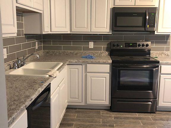 3rd image of 231 S William Ave