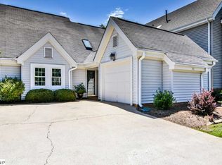 92 Forest Lake Dr, Simpsonville, SC 29681