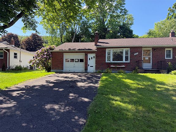 2nd image of 1609 Butternut Dr