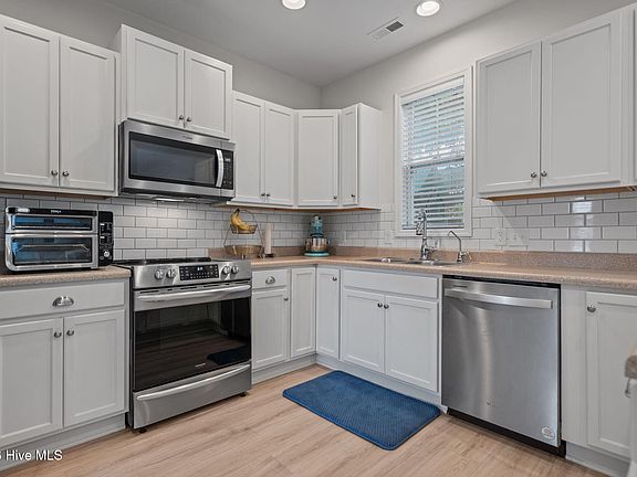3rd image of 9289 Cassadine Court