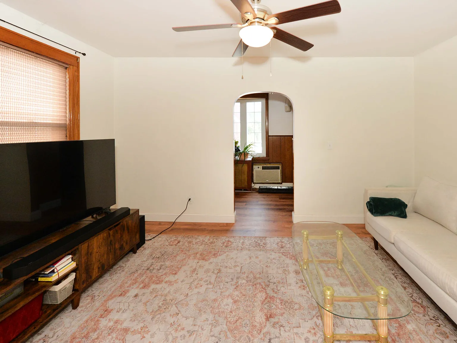 3 bed, 1197 sqft, $3,100 — Photo 2