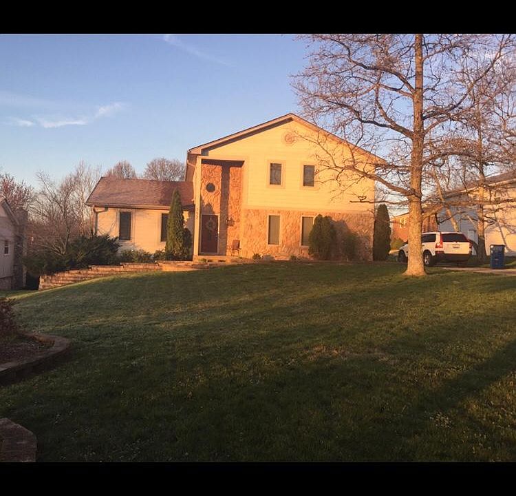 1st image of 352 Southpoint Dr