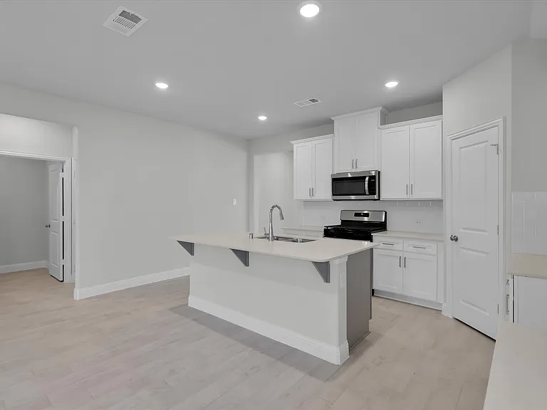 1209 Monestero Ln — Photo 9