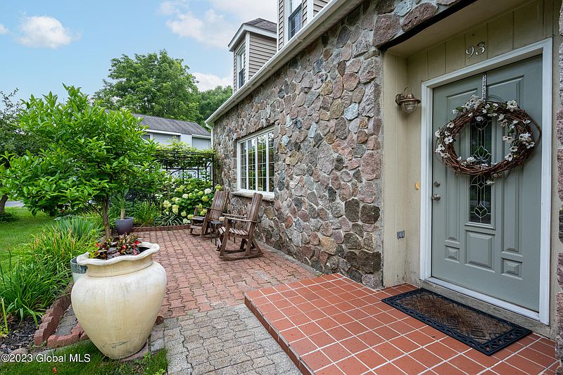 2nd image of 93 Wineberry Lane