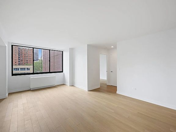5th image of 200 W 60th St APT 7G