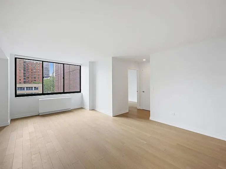 200 W 60th St #7G — Photo 5