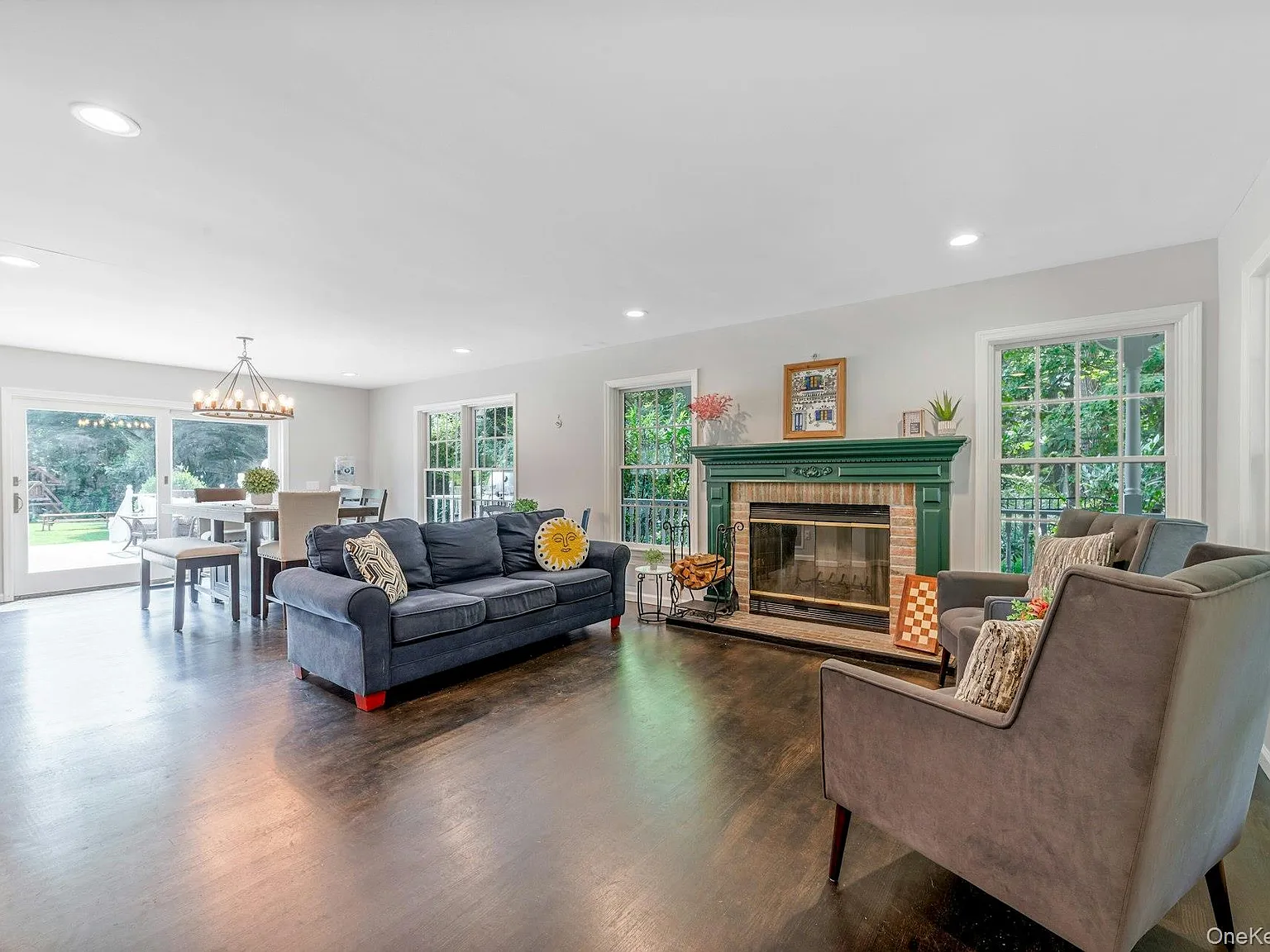 4 bed, 2.5 bath, 2000 sqft, $10,000 — Photo 3
