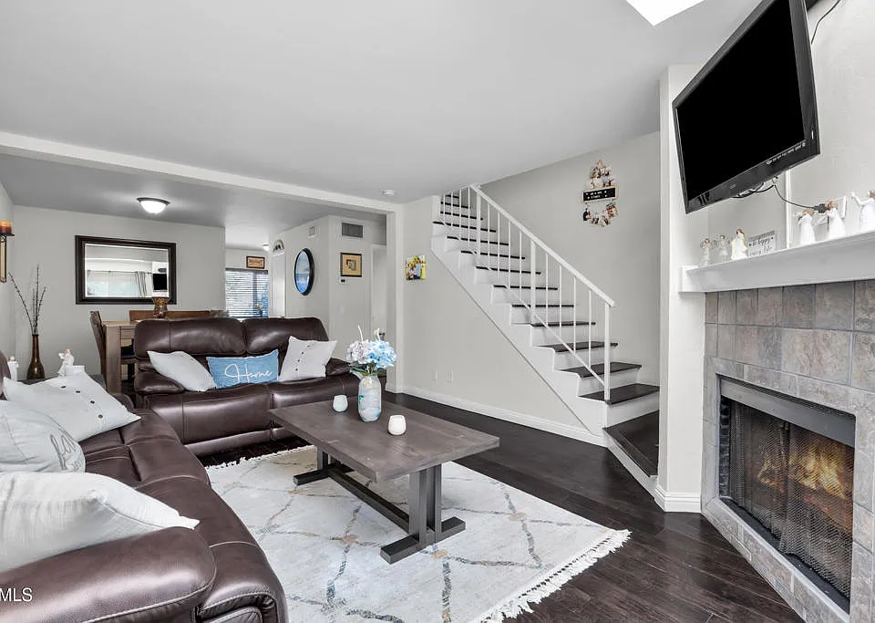 19431 Sherman Way #6