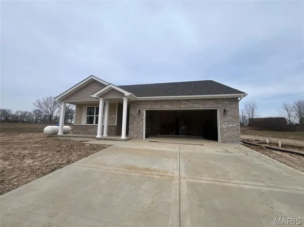 4673 Kay Lynn Dr, Pocahontas, IL 62275