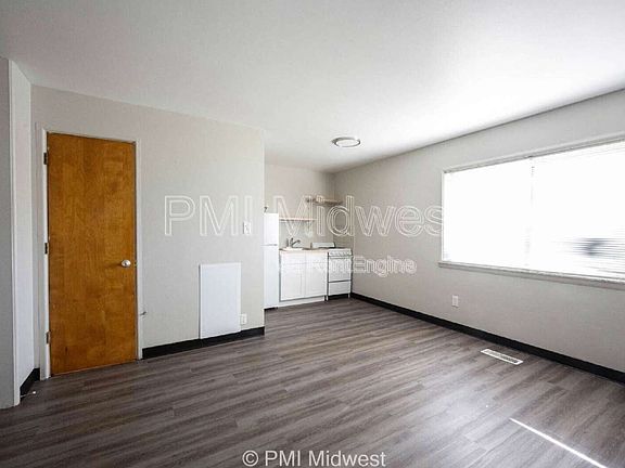 5th image of 2215 E 56th St APT 3