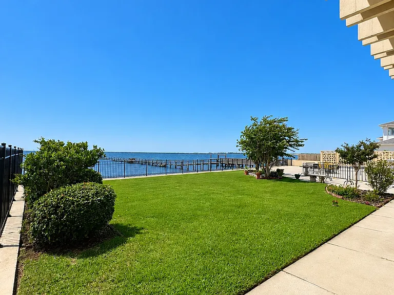 825 Bayshore Dr — Photo 24