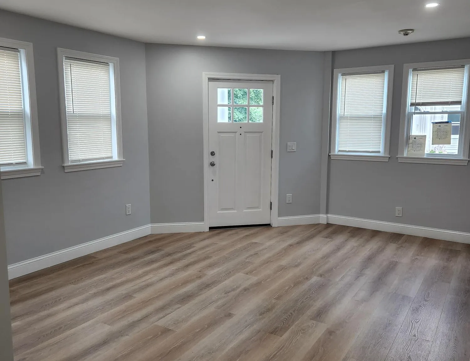 1 bed, 500 sqft, $2,200 — Photo 3