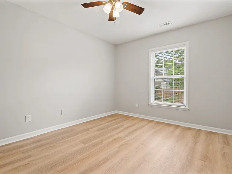 502 Canyon Lake Cir — Photo 22
