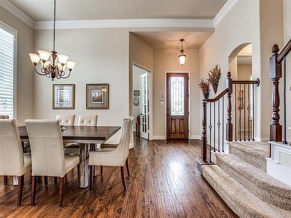 2nd image of 7511 Autumn Ln