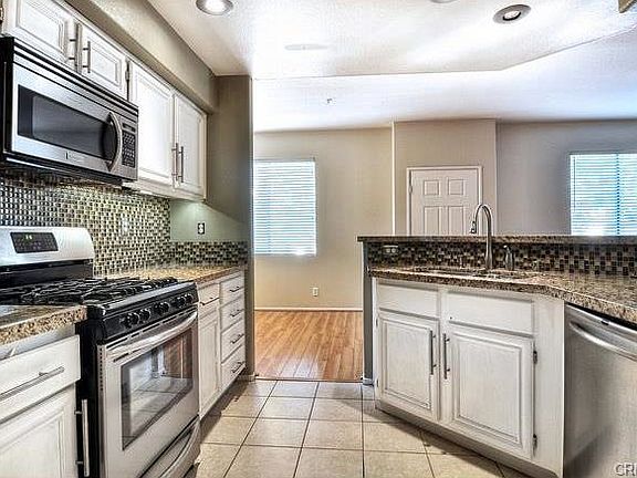 4th image of 2359 Sunningdale Dr