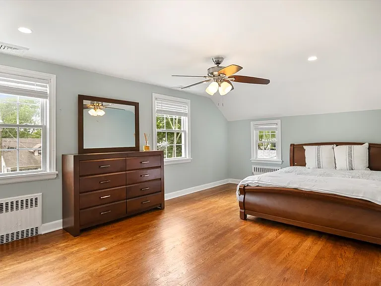 36 Amelia Ave — Photo 11
