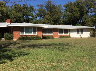100 Parkview Dr, Arlington, TX 76010