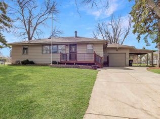 905 E Conifer St, Brandon, SD 57005