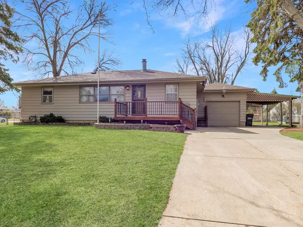 905 E Conifer St, Brandon, SD 57005