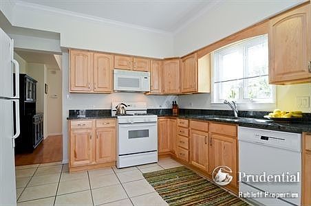 4th image of 1844 Ashland Ave