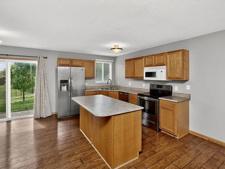 760 SE Carefree Ln — Photo 5