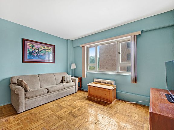 5th image of 130 Saint Edwards St APT 8B