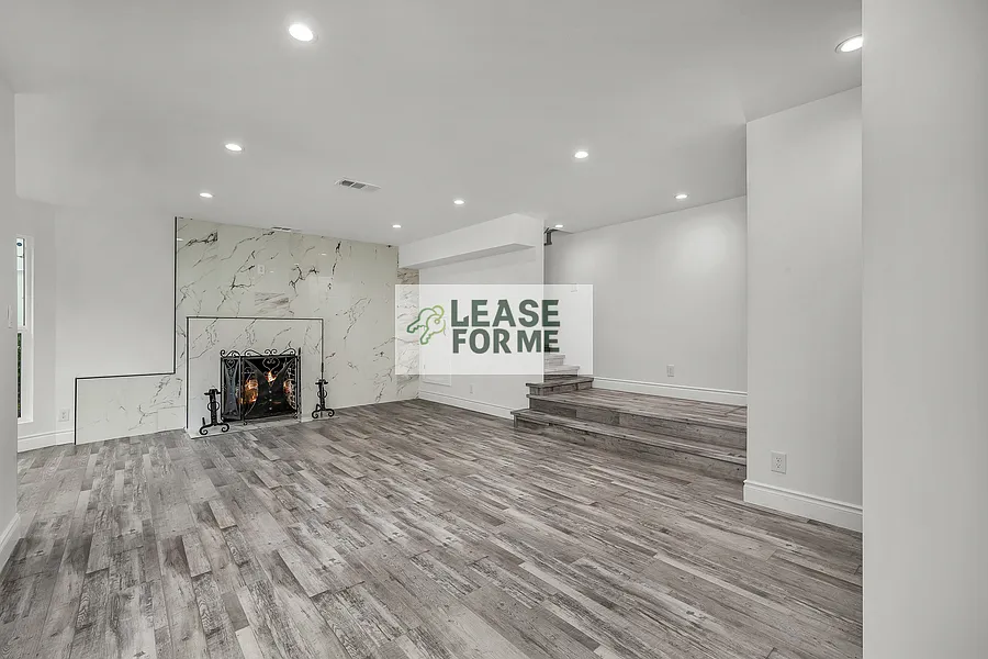 9848 Portola Dr