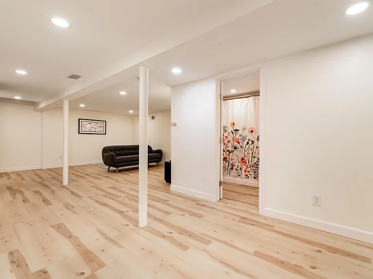 260 Aubuchon St — Photo 16
