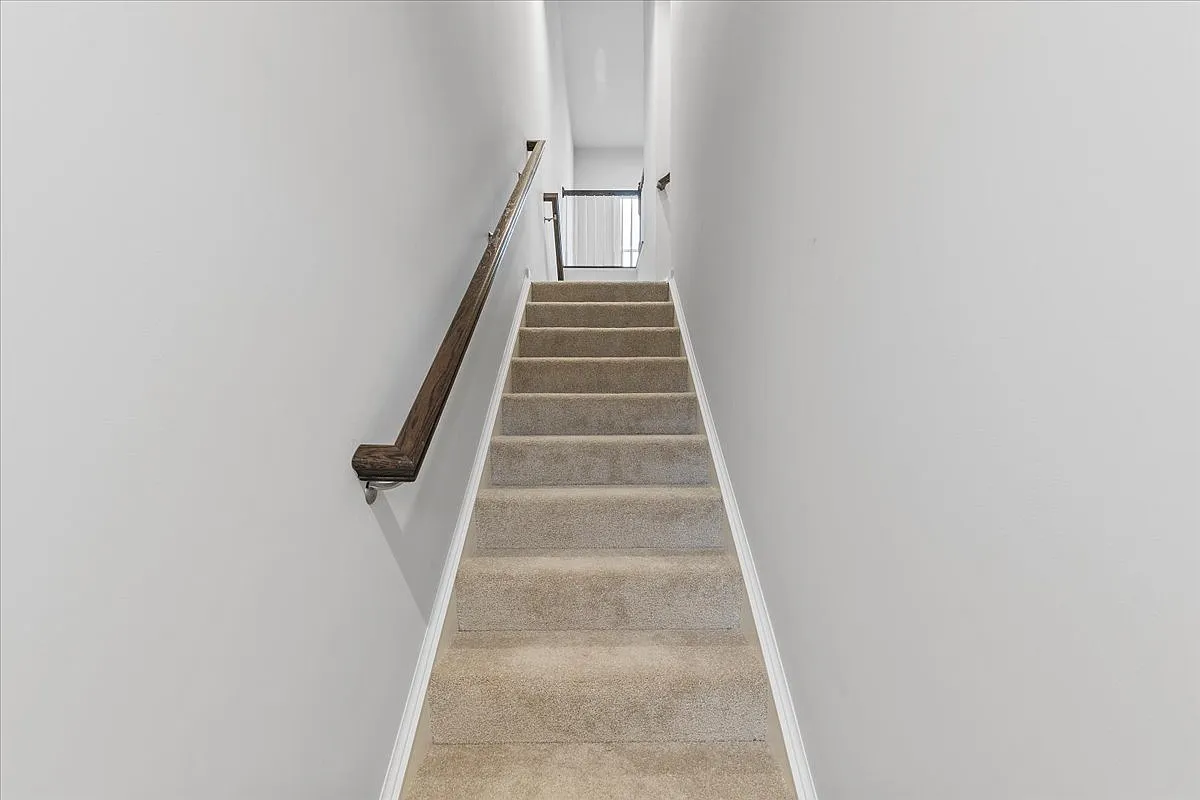 151 Crown St — Photo 3