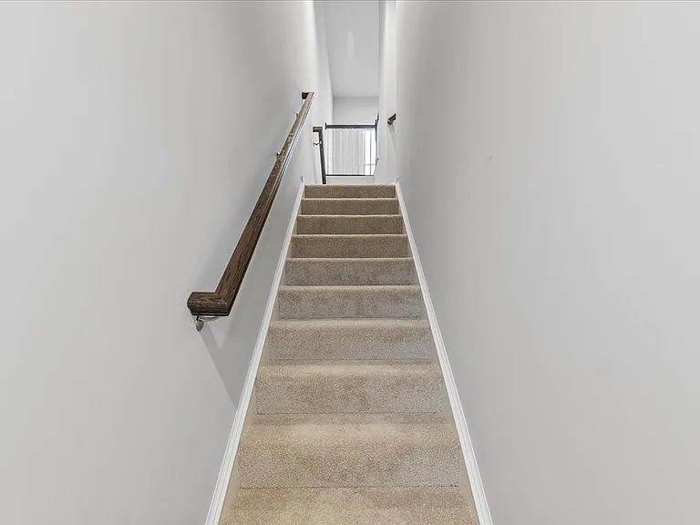 151 Crown St — Photo 3