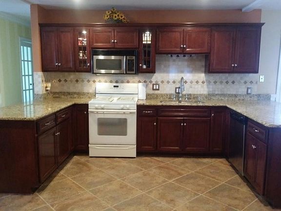 4th image of 30W106 Glenhurst Ct