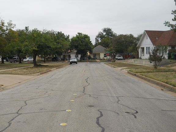 4th image of 1603 Belmont Ave