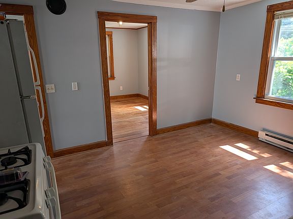 5th image of 250 Litchfield St Floor 1