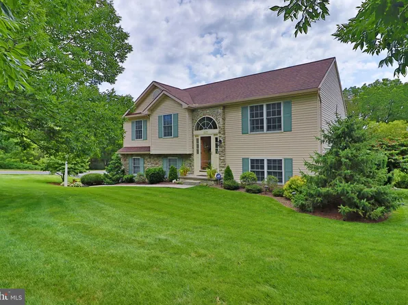 523 Meadowlark Ln, Manheim, PA 17545